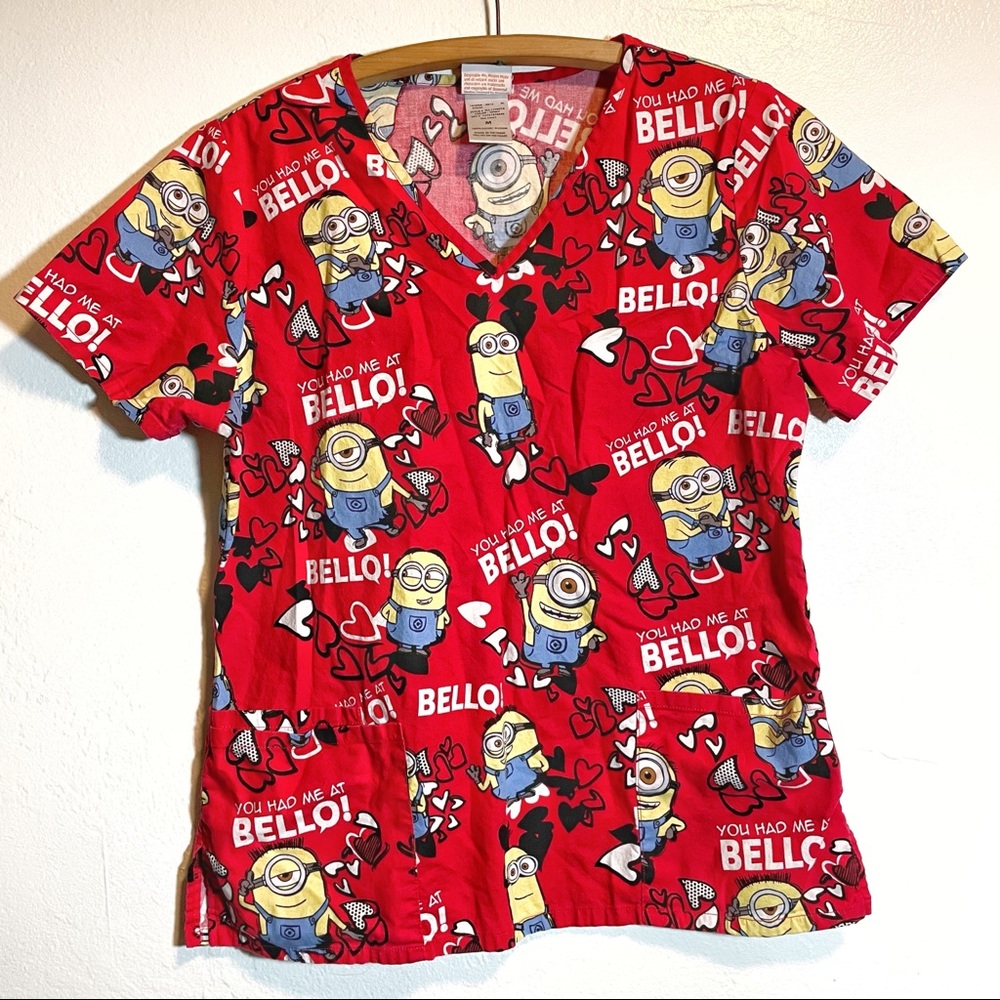 Despicable Me Valentines Heart Scrub Top Medium